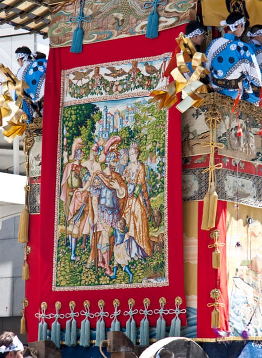 八坂神社の祭礼・祇園祭の鶏鉾（にわとりほこ）の見送の懸装品